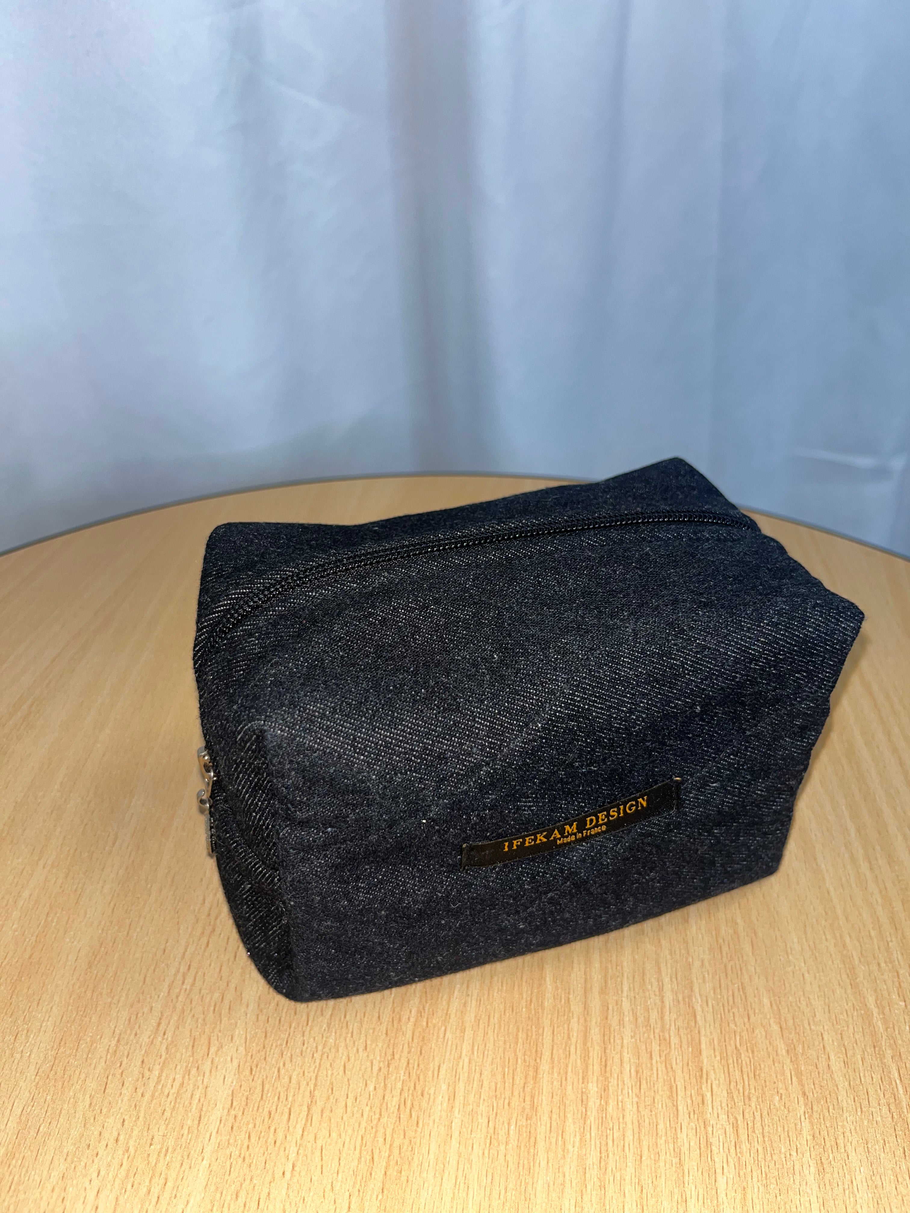 Pochette noire denim