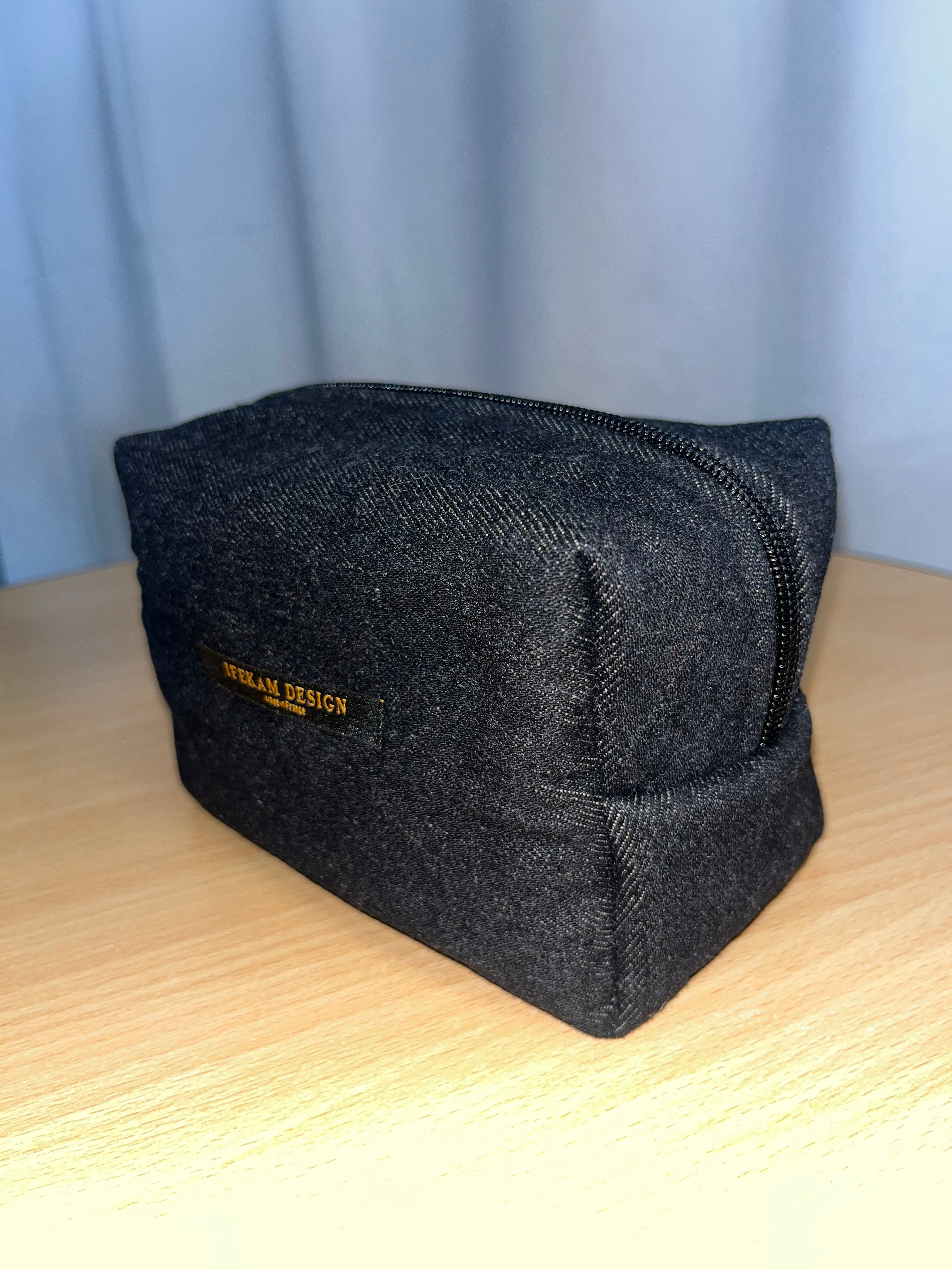 Pochette noire denim