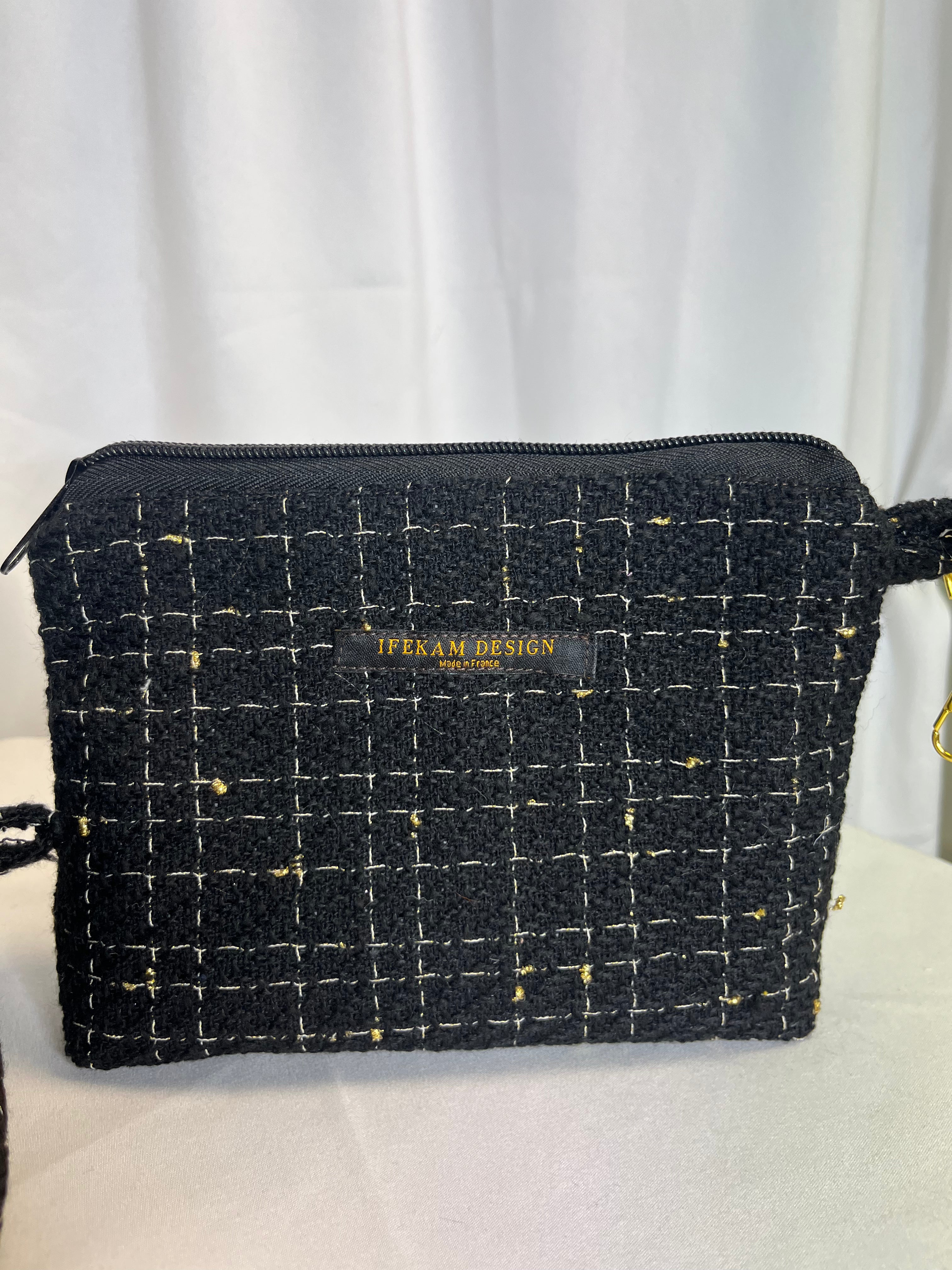 Petite pochette tweed noire pailleté avec broderie