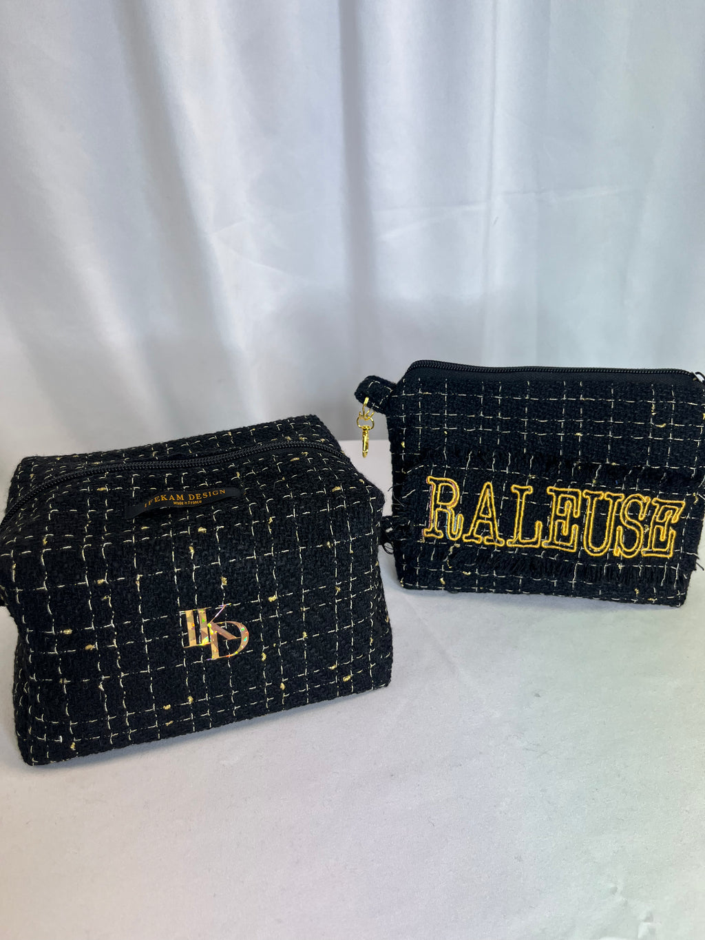 Petite pochette tweed noire pailleté avec broderie