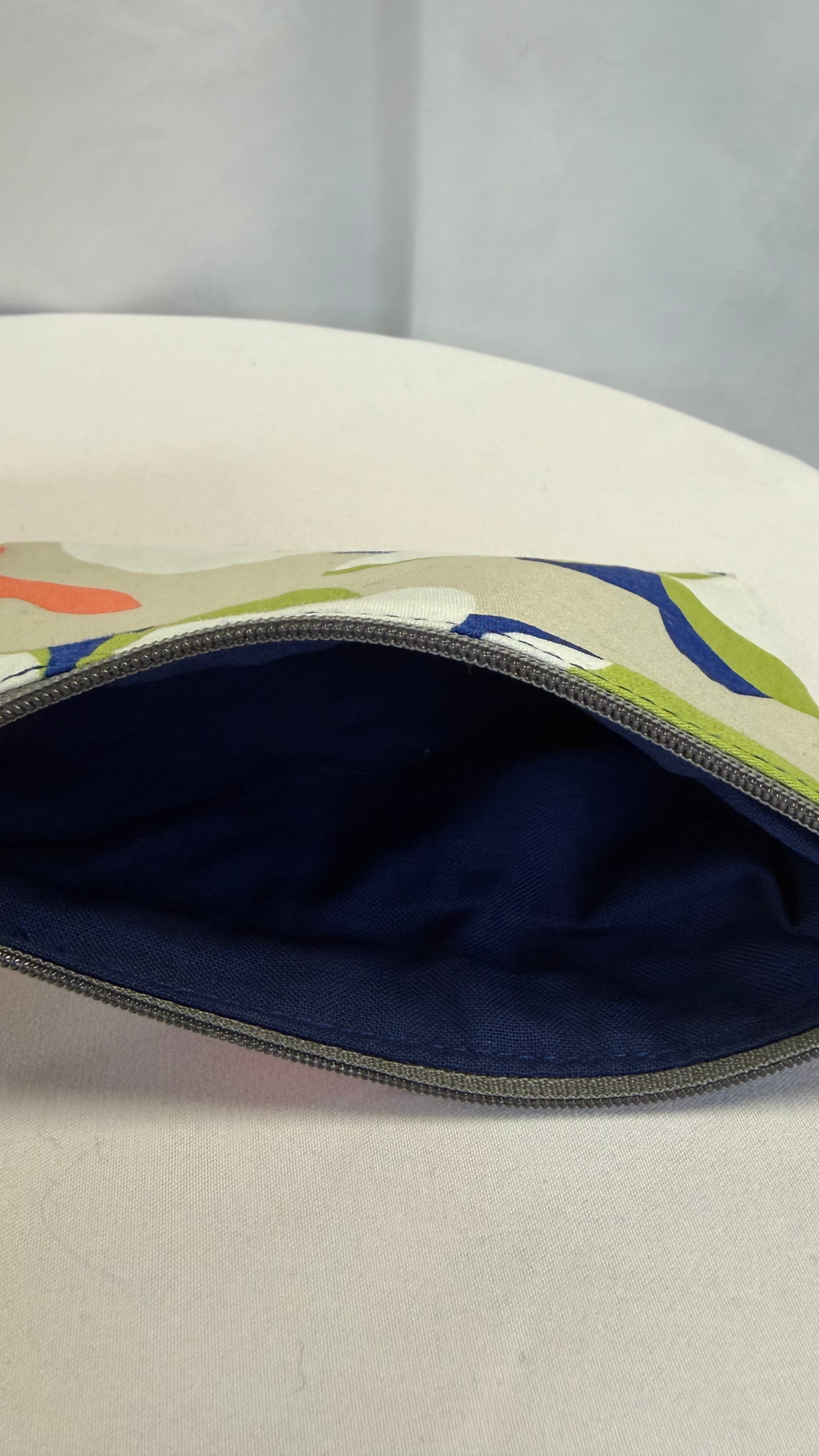Moyenne pochette plate fleurie colorée