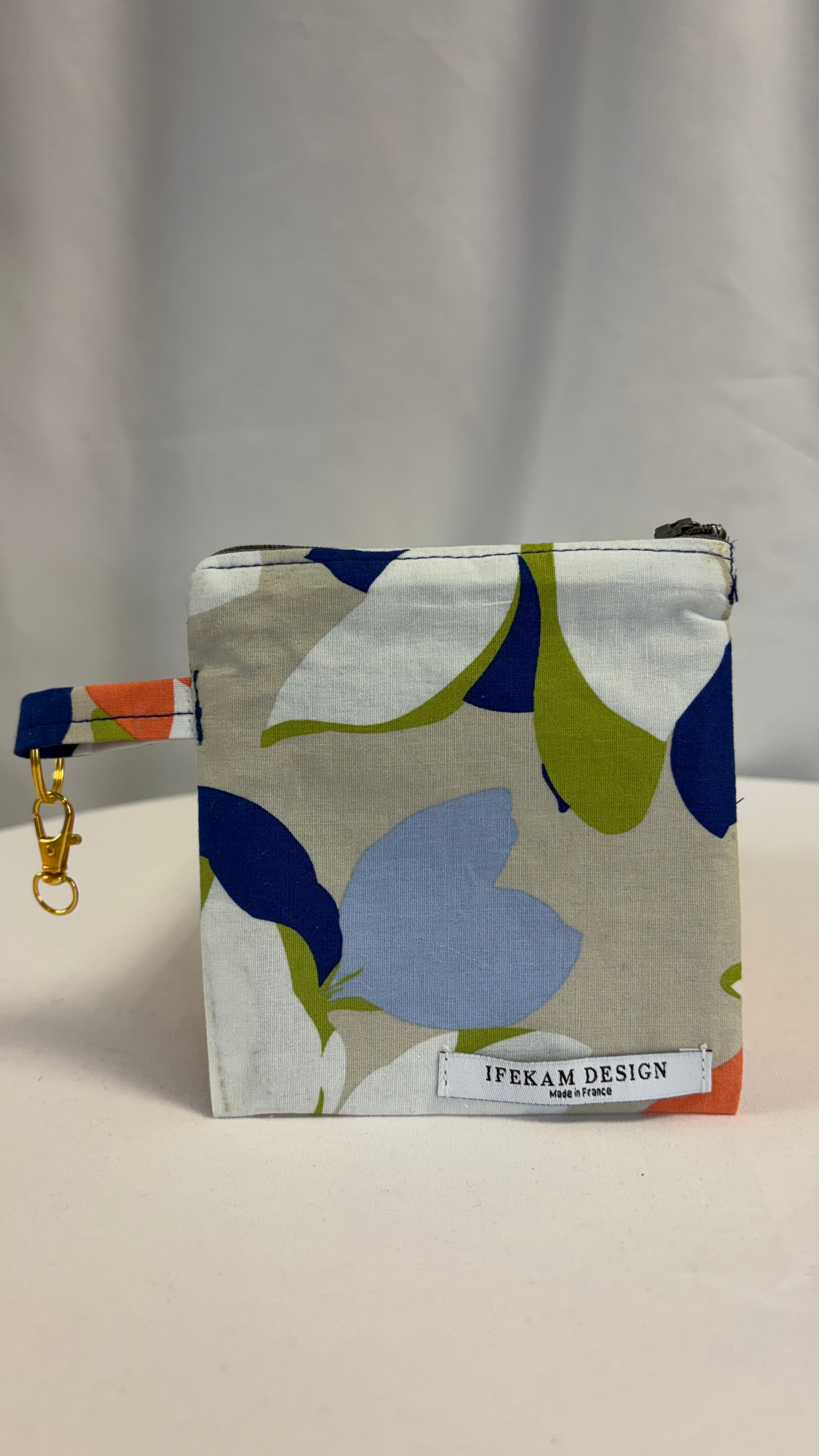 Petite pochette plate fleurie colorée